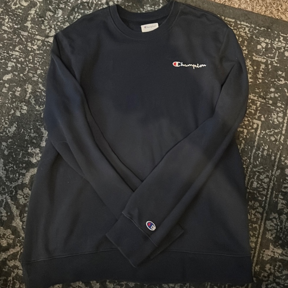 Vintage navy blue Champion crewneck sweatshirt